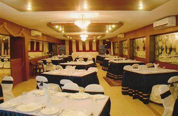 כלכותה Hotel Heera International מראה חיצוני תמונה
