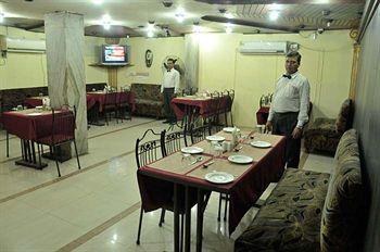 כלכותה Hotel Heera International מראה חיצוני תמונה